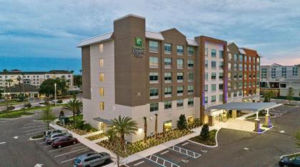 Holiday Inn Express & Suites Orlando- Lake Buena Vista an IHG Hotel