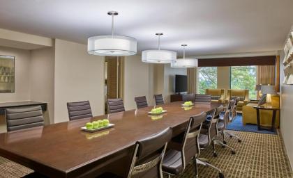 DoubleTree by Hilton Houston Intercontinental Airport - image 11