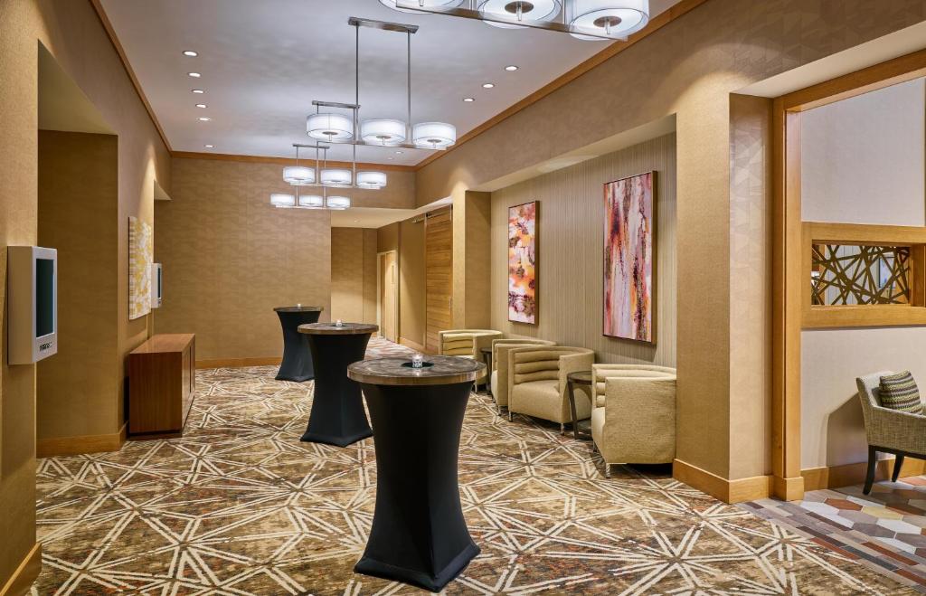 DoubleTree by Hilton Houston Intercontinental Airport - image 7