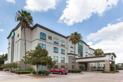 Wingate By Wyndham Houston / Willowbrook - image 14