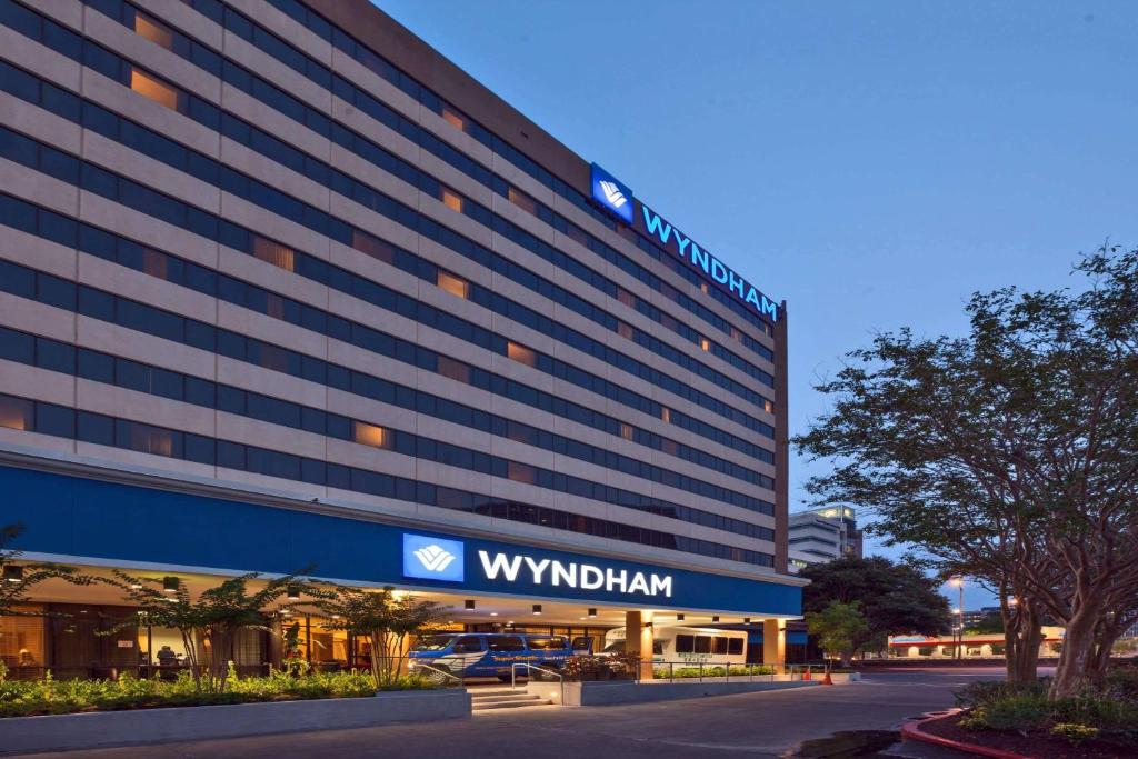 Wyndham Houston Medical Center Hotel and Suites - main image