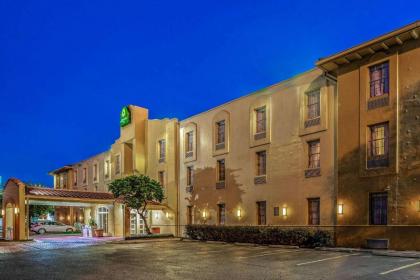 La Quinta Inn by Wyndham Houston Greenway Plaza Medical Area - image 15