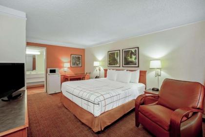 La Quinta Inn by Wyndham Houston Greenway Plaza Medical Area - image 5