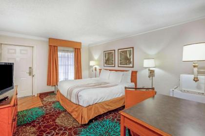 La Quinta Inn by Wyndham Houston Greenway Plaza Medical Area - image 8