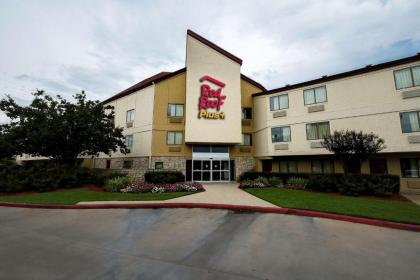 Red Roof Inn PLUS+ Houston - Energy Corridor - image 1