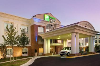 Holiday Inn Express & Suites Alexandria - Fort Belvoir an IHG Hotel