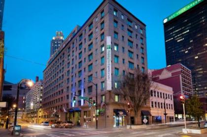 Holiday Inn Express & Suites - Atlanta Downtown an IHG Hotel