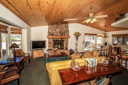 Can't Bear to Leave-1156 by Big Bear Vacations Big Bear Lake