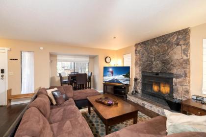 Summit Run - Awesome Condo walking distance from the slopes! Big Bear Lake