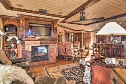 Elegant Ski-In and Ski-Out Condo with Hot Tub Access
