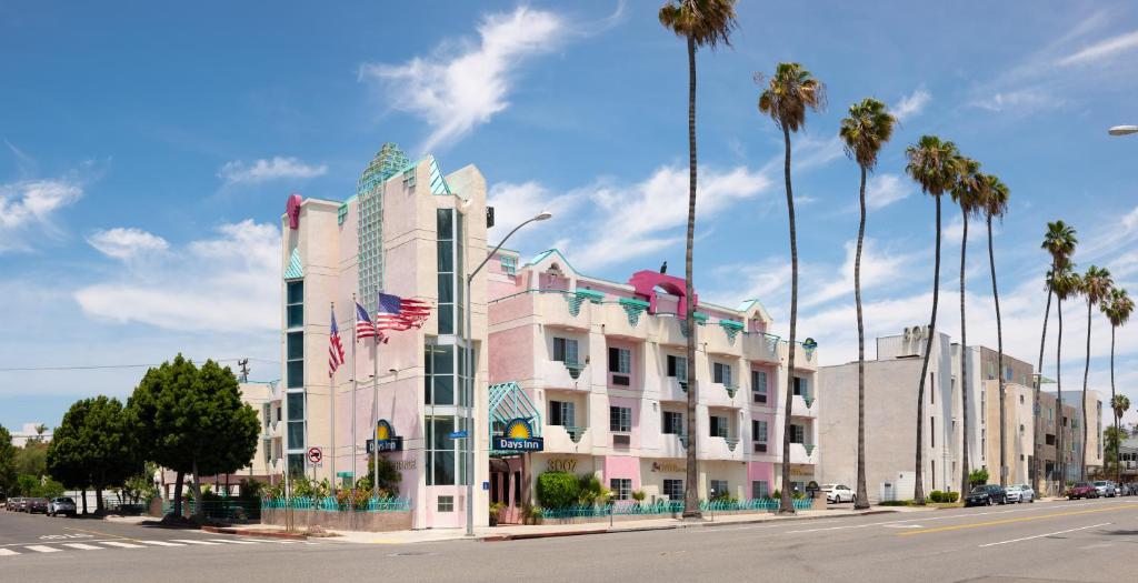 Days Inn by Wyndham Santa Monica/Los Angeles - image 3