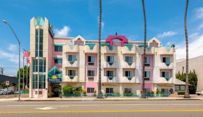 Days Inn by Wyndham Santa Monica/Los Angeles - image 5