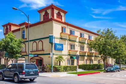Rodeway Inn & Suites - Pasadena