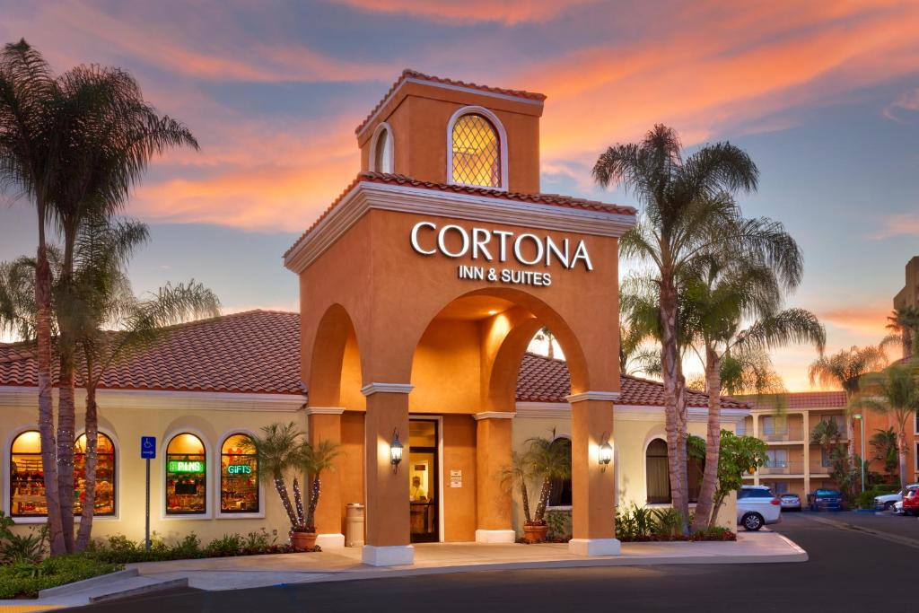 Cortona Inn and Suites Anaheim Resort - main image
