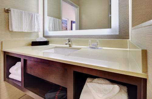 Fairfield Inn & Suites by Marriott San Diego Carlsbad - image 3