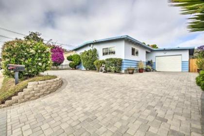 Modern Coastal Home - 1 Mile to Beach and Town! - image 2
