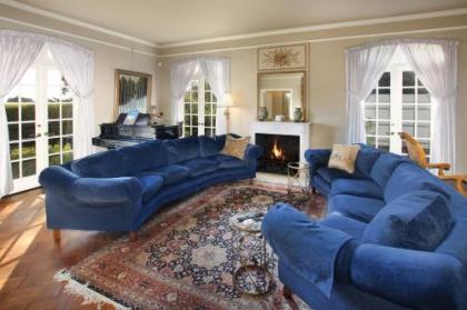 Luxe Hillside Estate - Private Guest Quarters home - image 2