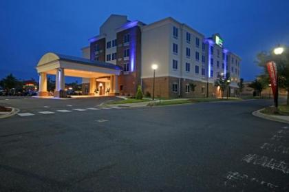 Holiday Inn Express & Suites Charlotte North an IHG Hotel