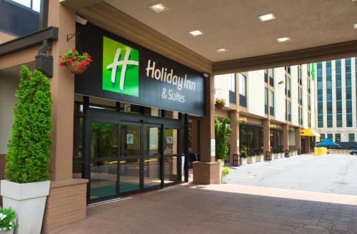 Holiday Inn Hotel & Suites Chicago - Downtown an IHG Hotel - image 2