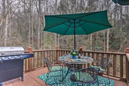 Cosby Cozy Cove Escape with Deck and Fire Pit!