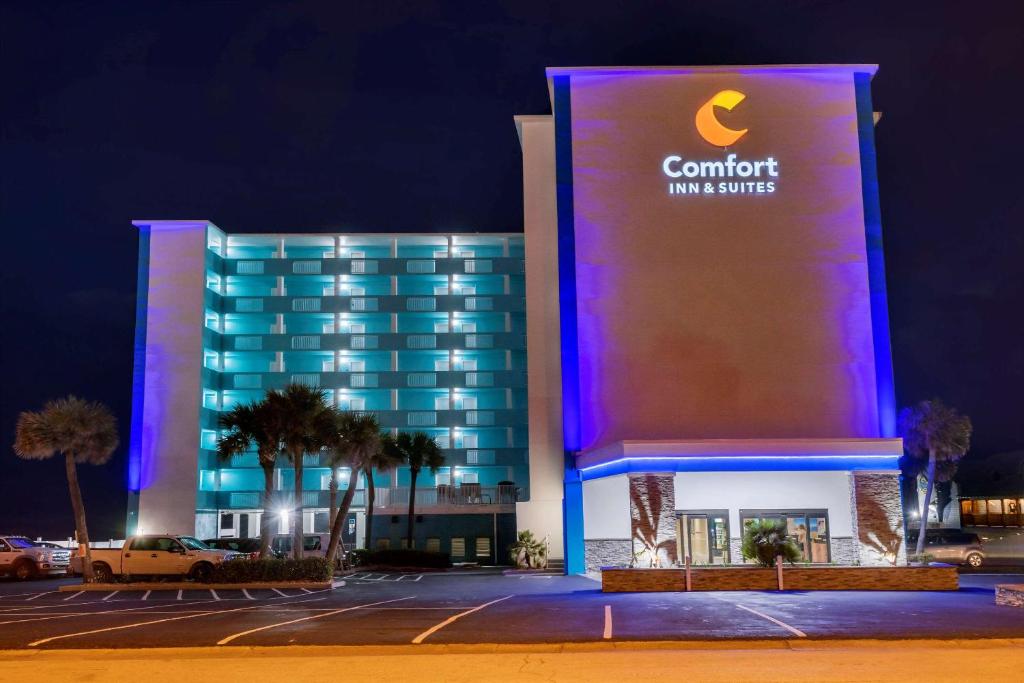 Comfort Inn & Suites Daytona Beach Oceanfront - image 4