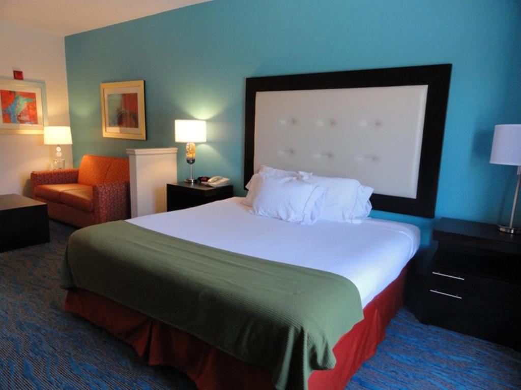Holiday Inn Express Destin E - Commons Mall Area an IHG Hotel - image 3