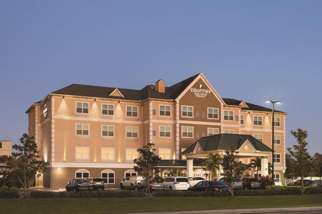 Country Inn & Suites by Radisson Tampa Airport North FL - main image