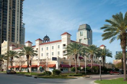 Hampton Inn & Suites St. Petersburg/Downtown Tampa