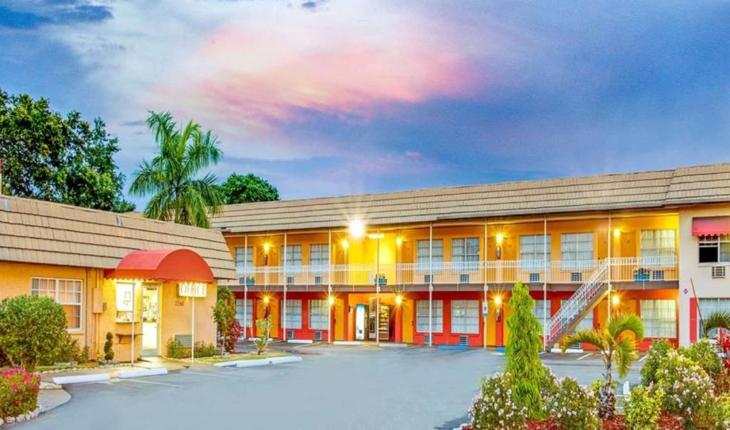 SureStay Hotel by Best Western Sarasota North - main image