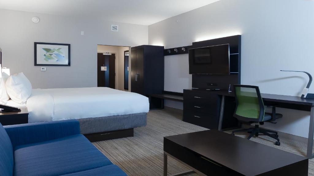 Holiday Inn Express & Suites - Tampa East - Ybor City an IHG Hotel - image 2