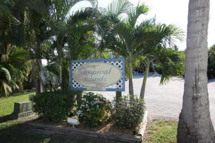 Tropical Winds Beachfront Motel and Cottages