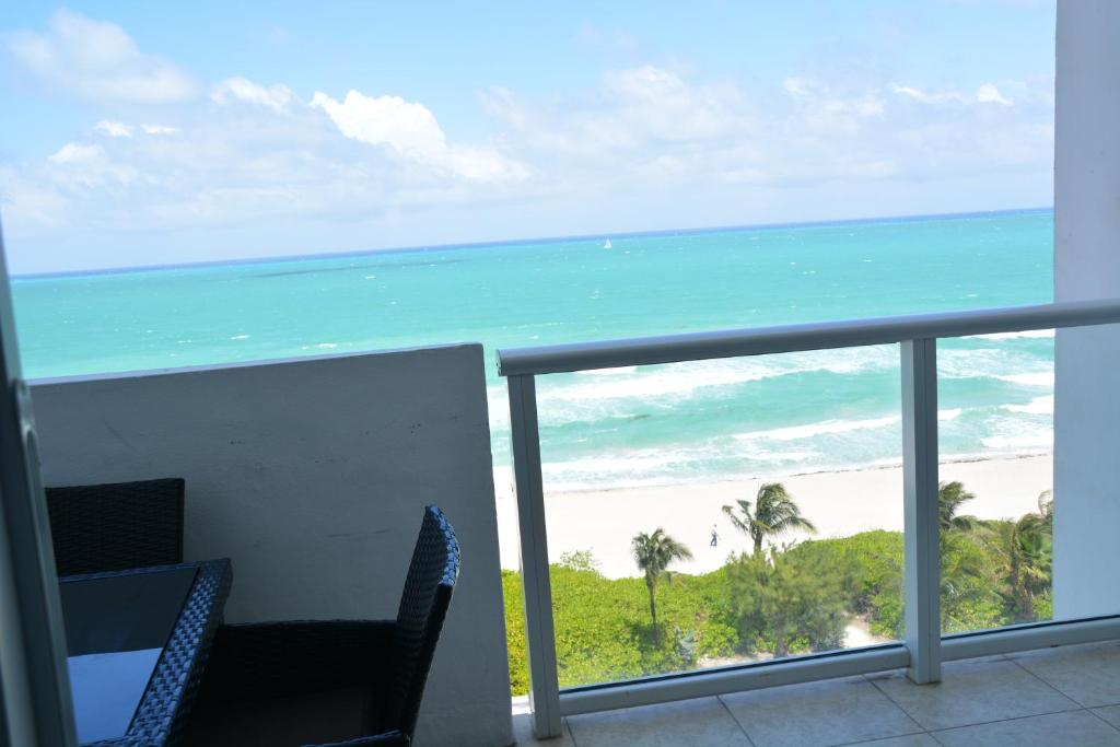 New Point Miami Beach Apartments - image 3