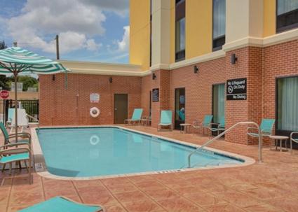 Hampton Inn & Suites by Hilton Tampa Busch Gardens Area - image 4