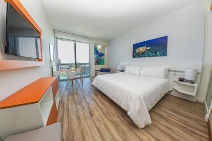 TRYP by Wyndham Maritime Fort Lauderdale - image 3