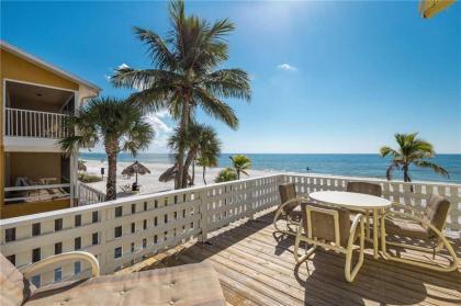 Gulf Pearl 2 Bedrooms Beach Front Gas Grill Sleeps 7 Fort Myers Beach