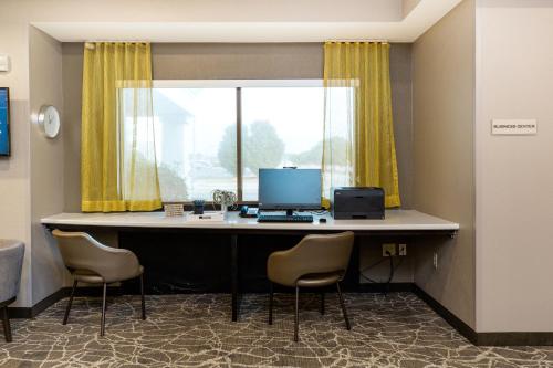 SpringHill Suites Florence - image 4