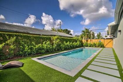 Modern Home with Shared Pool in Fort Lauderdale! Fort Lauderdale