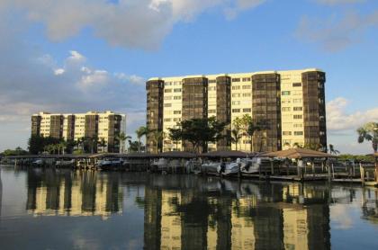 Harbour Pointe North 127 by Kathy Nesbit Vacations Fort Myers Beach