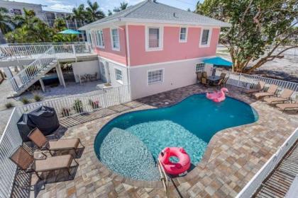 Flamingo Villas C Upstairs - Beautiful Beach Bungalow with Pool Fort Myers Beach Florida