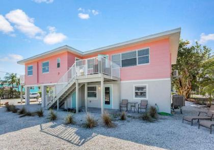 Flamingo Villas E Downstairs - Beautiful Beach Bungalow with Pool Fort Myers Beach Florida