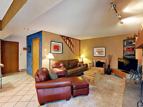 Creekside Townhouse #300 - image 3