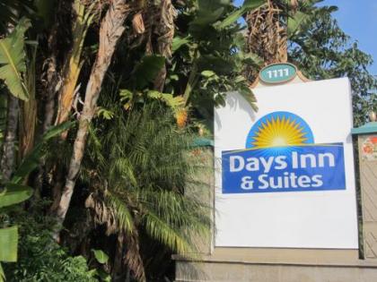 Days Inn & Suites by Wyndham Anaheim At Disneyland Park - image 1