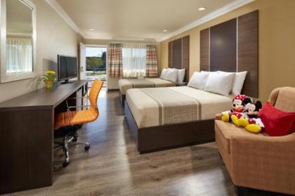 Eden Roc Inn & Suites near the Maingate Anaheim California
