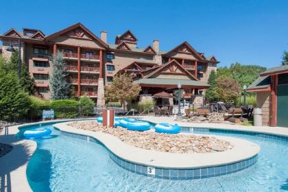 Bearskin Lodge on the River Pigeon Forge