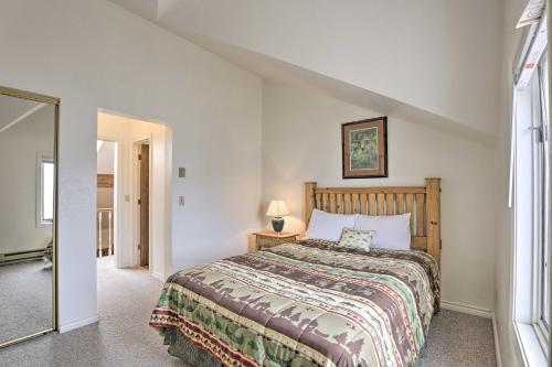 Grand Lake Condo with Fireplace Walk to Water! - image 2