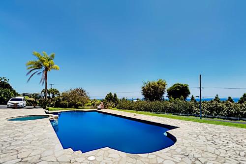 Luxe Hilo Bay View Estate - Pool Hot Tub & Sauna home - image 5