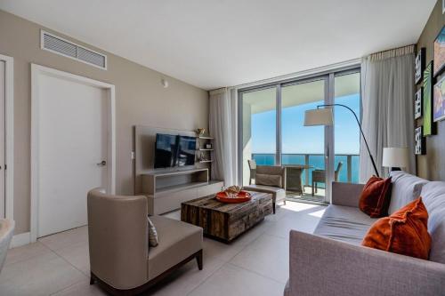 Ocean View 2 bedroom rental Hyde Beach Resort 15th floor Miami - main image
