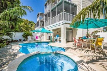 Blue Coconut Bungalow Home Florida