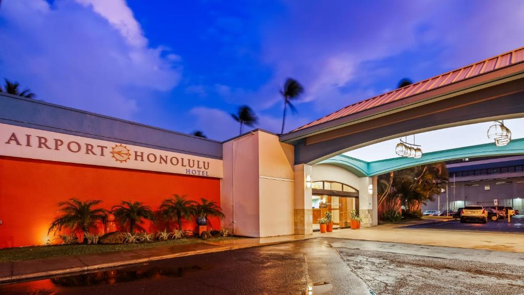 Airport Honolulu Hotel - main image