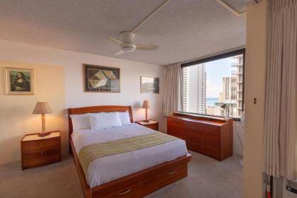 Ocean View Condo on 25th Floor Near Beach & Royal Hawaiian Shopping Center